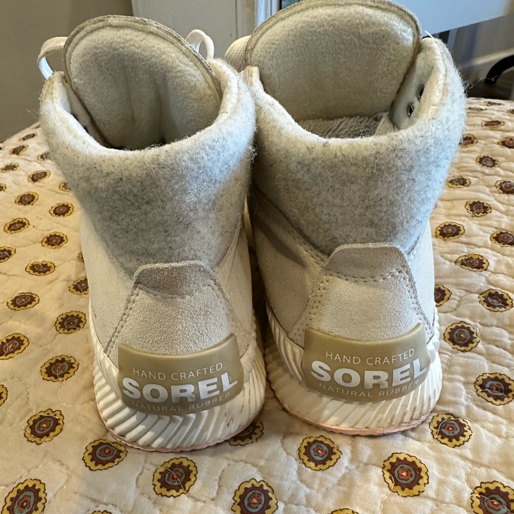 Merrell Cream Winter & Rain Boots - Picture 5 of 9